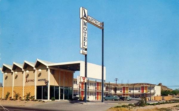 The 1960s postcard of the Astro Motel in Kingman