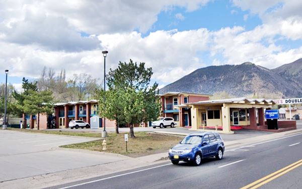 current appearance of the former Whiting Bros. motel in Flagstaff