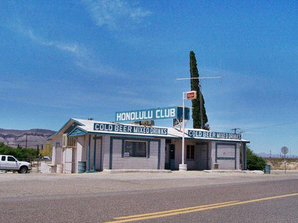 Honolulu Club in 2007, Yucca, OldRoute 66, Arizona