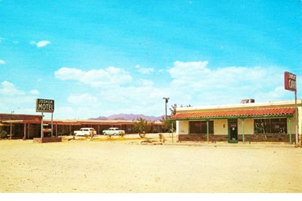 1950s view of the motel and cafe