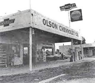 Olson Chevrolet and Shell c.1960s US66, Seligman AZ black and white photo Shell station with pumps, Chevrolet signs on a flat canopy