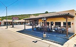 motel,Spanish tiles on verandah