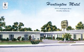 The Huntington Motel c.1940s Arcadia US66 color 1940s linnen postcard of a motel with single story cottages around a courtyard, trees, US 66 In front