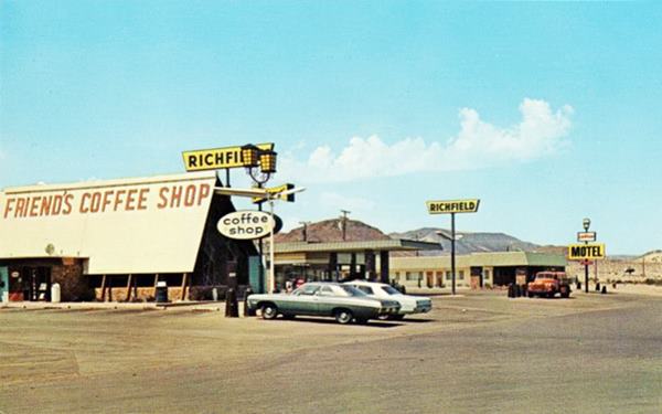 1970s view Friend’ cafe, Richfield and Motel Ludlow US 66 1970s postcard color, cafe, cars, gas station and motel