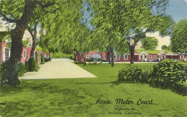 Roxie Motor Court, Rte 66 Arcadia 1940s color linnen 1940s postcard gable roofed units surround a garden with trees and lawn ROXIE MOTOR COURT