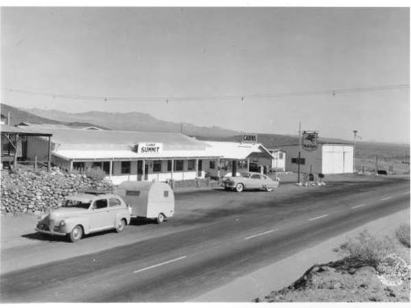 Summit Service station in a 1949 photo, near Chambless California