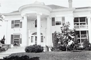 Castle Eden in 1929, Darien US 66, Illinois black and white, 1929, mansion that is an exact replica of the White House, 2 story, white stone columns