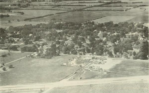 aerial view of southern McLean, black and wite, with the Dixie Truck Stop and 4-land Route 66