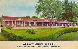 postcard Arrow-Strufe Motel 1960s US66 Dwight long gable roof building, woodframe, lawn trees, captioned ARROW (STRUFE) MOTEL