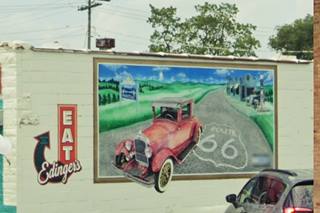 Route 66 and the Pontiac Auto Mural in Pontiac US66
