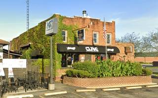 color, 2022 red-brick tavern 2 stories