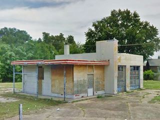 Former Shell service station Vintage Shell service station