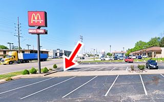 Eddie Van Halen and David Lee Roth Crestwood 1978 Eddie Van Halen and David Lee Roth eating hamburgers, behind them a Site and Shell service stations on Route 66; black and white photo from 1978