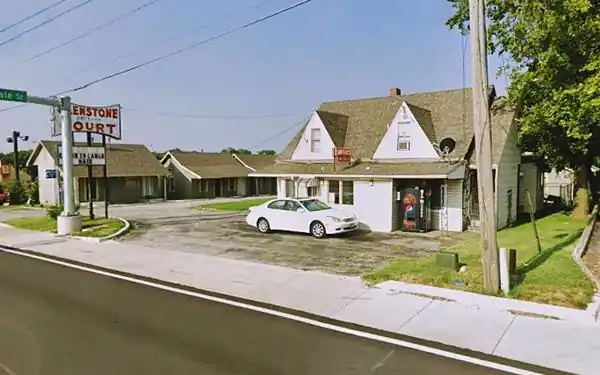 Glenstone Cottage Court nowadays Gable roof buildings of a motel