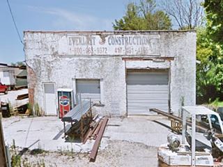 one floor garage with single bay