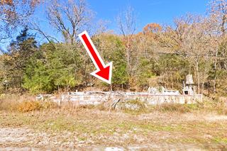 ruins of a building by Route 66, a pile of rubble