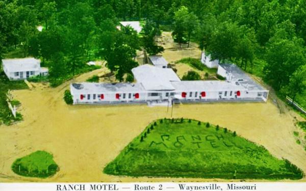vintage color postcard 1940s of a motel seen from the air