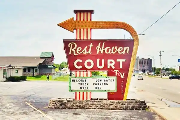 Rest Haven Motel and neon sign, US 66 1950s neon sign and Rest Haven Motel