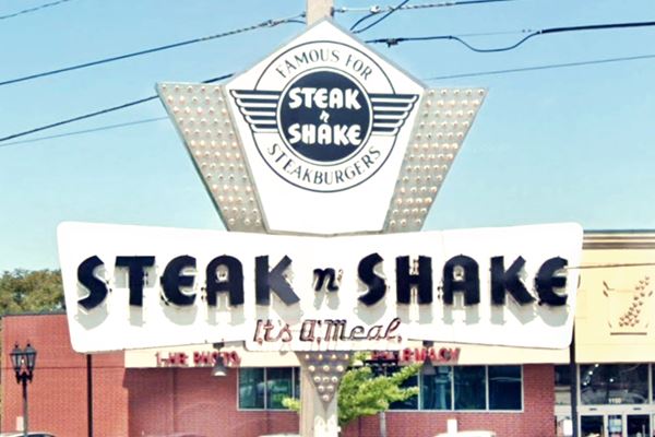 classic Steak ’n Shake neon sign