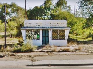 old 1930s gas station