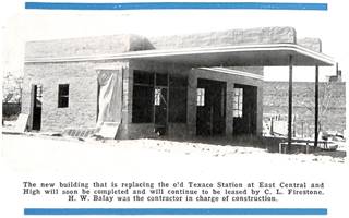 1942 Texaco gas station US66 ABQ 1941 black and white photo of a gas station with flat canopy with crests on top of it
