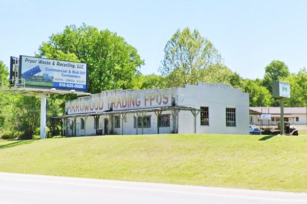 Arrowood trading post building seen from Route 66 Catoosa