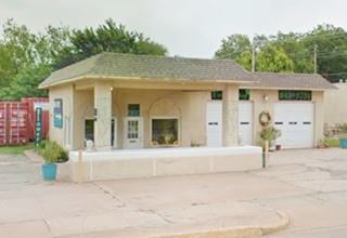 Former Canopy style gas station in Oklahoma City US66