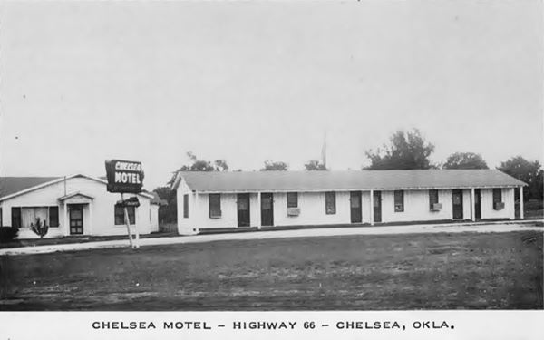Chelsea Motel in a 1950s black and white postcard