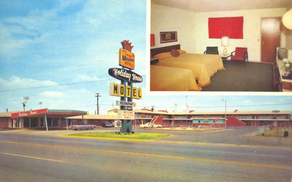 Holiday House motel color postcard