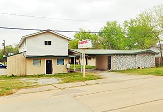 building that was a motel on US66