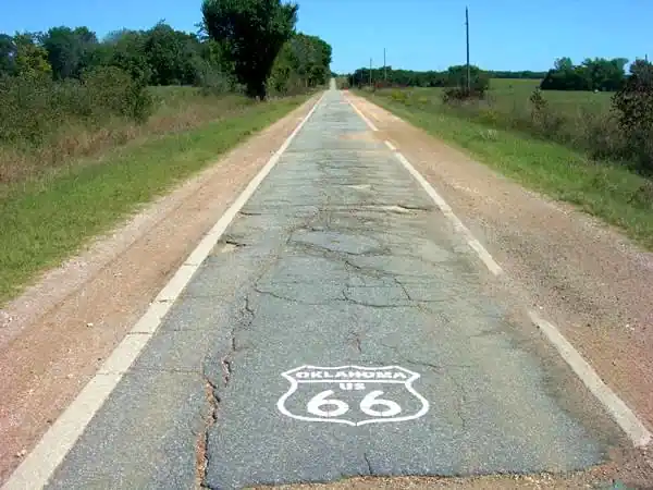 narrow 9-foot-wide paved section of Route 66