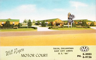 color linnen 1940s postcard of Will Rogers motel