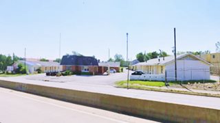 Winston’s Motel Tulsa Rte 66 color motel with gable roofed units, central office